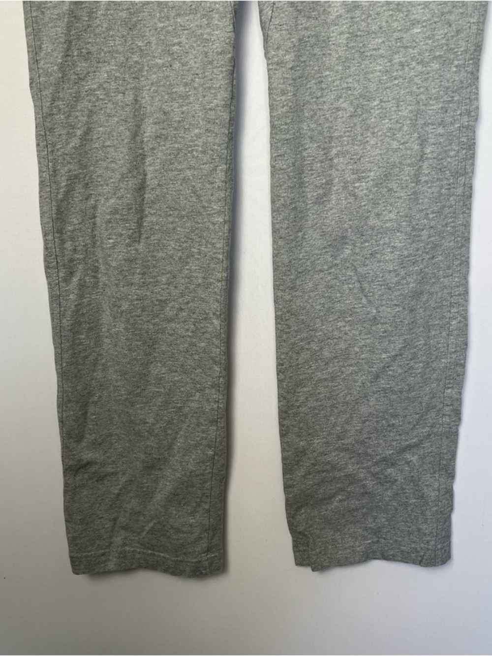 Nike Women’s Straight Leg Gray Lounge Sweatpants Small Pockets Casual Logo - Picture 3 of 9